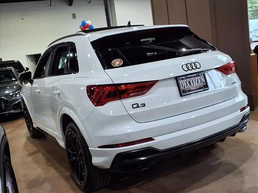 Glacier White Metallic 2022 Audi Q3 45 S line Premium