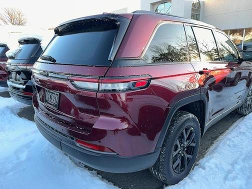 2026 Jeep Grand Cherokee Altitude