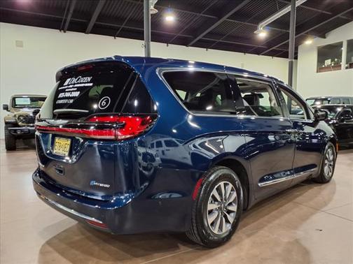 2023 Chrysler Pacifica Hybrid Limited