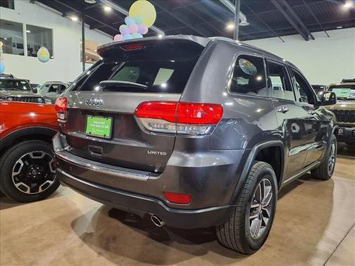 Granite Crystal Metallic Clearcoat 2018 Jeep Grand Cherokee Limited