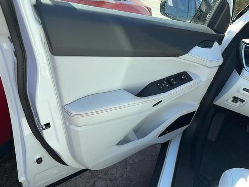 White 2026 Jeep Cherokee Overland