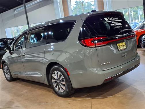 2023 Chrysler Pacifica Hybrid Limited