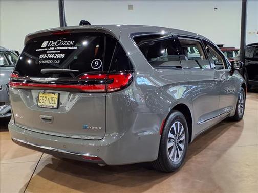 2023 Chrysler Pacifica Hybrid Limited