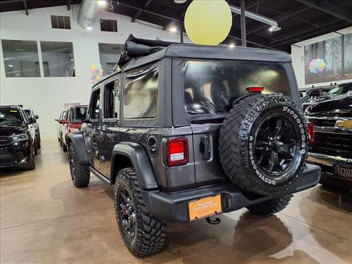 Granite Crystal Metallic Clearcoat 2021 Jeep Wrangler Willys