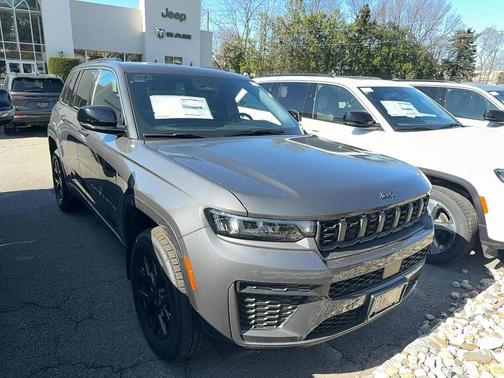 Gray 2026 Jeep Grand Cherokee Altitude
