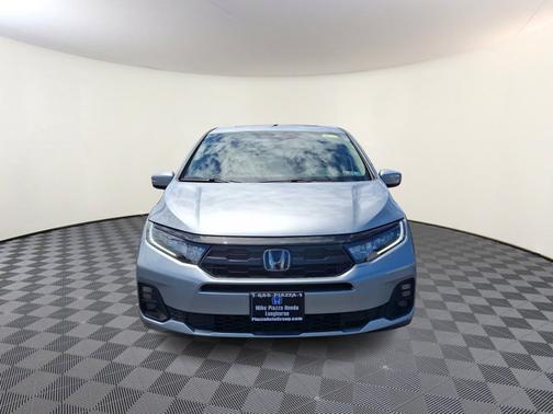 Solar Silver Metallic Sa 2025 Honda Odyssey EX-L