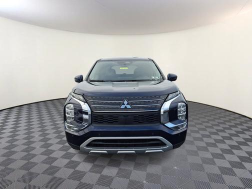 2023 Mitsubishi Outlander PHEV SE