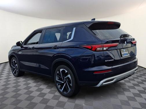 2023 Mitsubishi Outlander PHEV SE