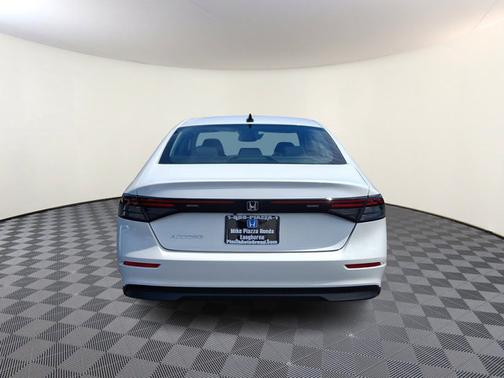 Platinum White Pearl   Wx 2025 Honda Accord SE