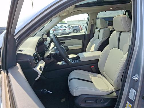 Solar Silver Metallic   Sb 2026 Honda Pilot Touring