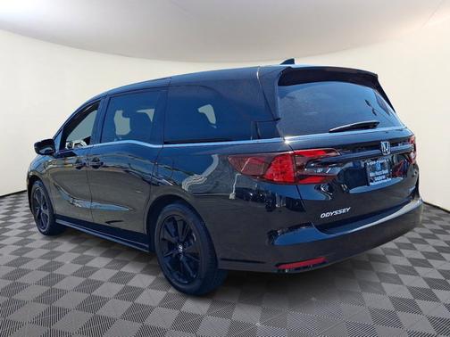 Crystal Black Pearl 2024 Honda Odyssey Sport