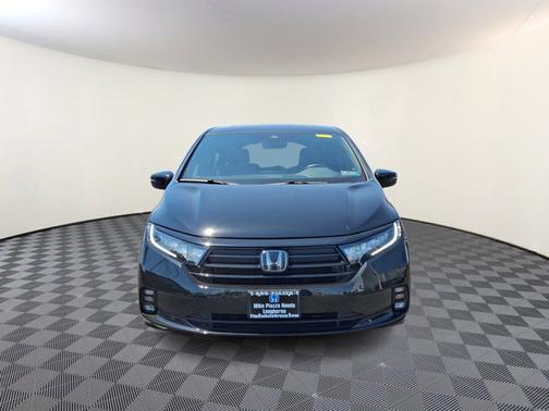 Crystal Black Pearl 2024 Honda Odyssey Sport
