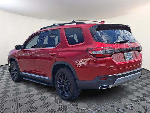 Radiant Red Metallic Ii Rl 2025 Honda Pilot Touring+