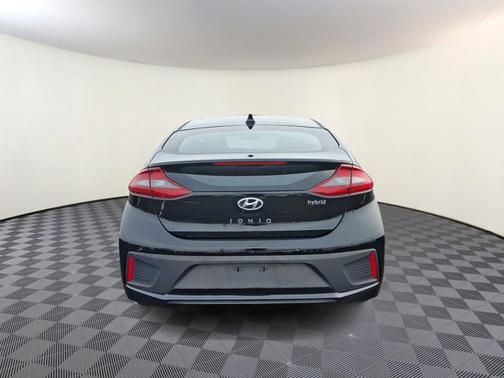 2018 Hyundai IONIQ Hybrid SEL