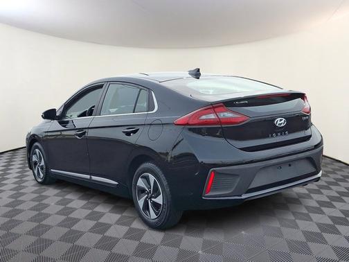2018 Hyundai IONIQ Hybrid SEL