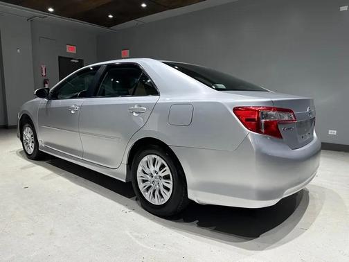 Classic Silver Metallic 2012 Toyota Camry LE