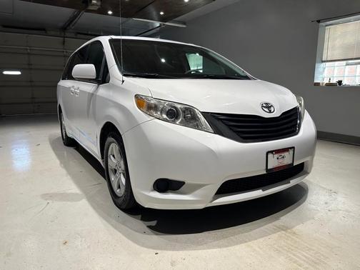 2011 Toyota Sienna LE