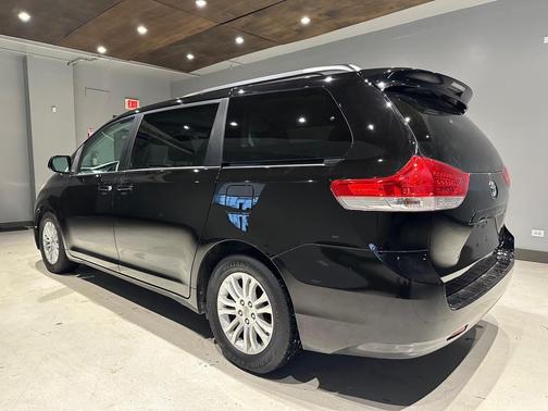 2014 Toyota Sienna XLE