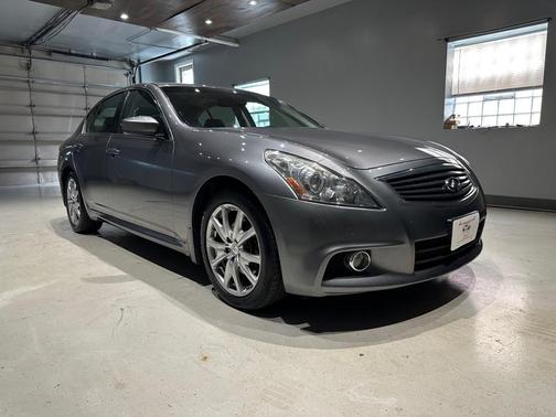 2011 INFINITI G37x Base