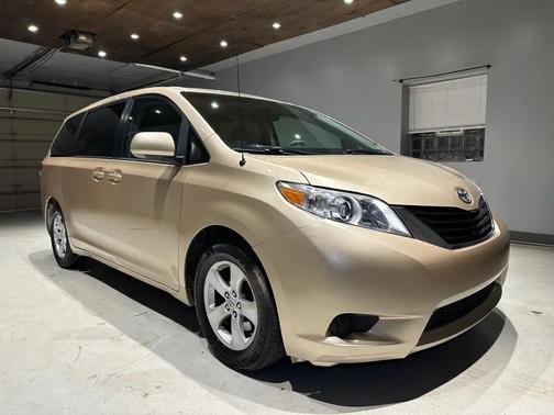 2012 Toyota Sienna LE