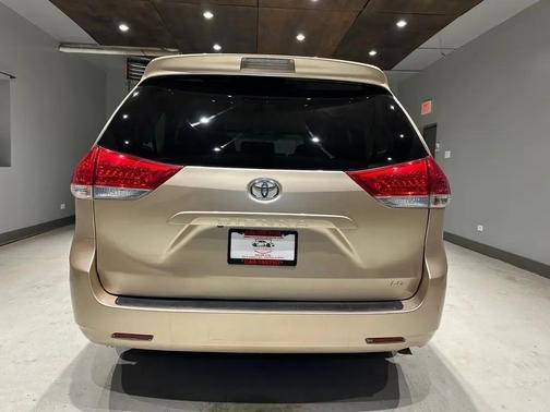 2012 Toyota Sienna LE