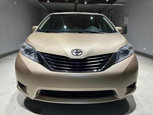 2012 Toyota Sienna LE