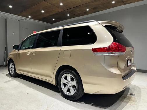 2012 Toyota Sienna LE