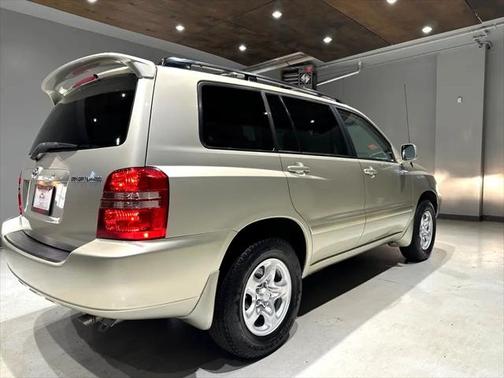 2001 Toyota Highlander Base
