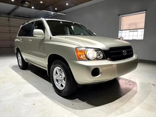 2001 Toyota Highlander Base