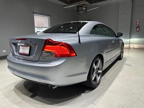 Electric Silver Metallic 2011 Volvo C70 T5