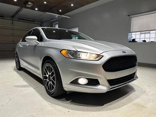 Ingot Silver Metallic 2014 Ford Fusion SE