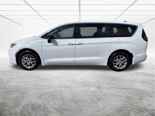 Bright White Clearcoat 2025 Chrysler Pacifica L