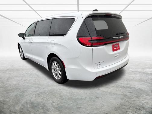 Bright White Clearcoat 2025 Chrysler Pacifica L