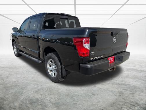 Magnetic Black Metallic 2019 Nissan Titan S