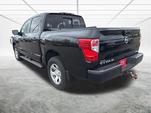 Magnetic Black Metallic 2019 Nissan Titan S