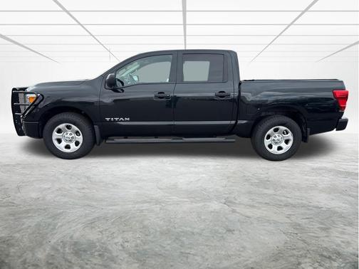 Magnetic Black Metallic 2019 Nissan Titan S