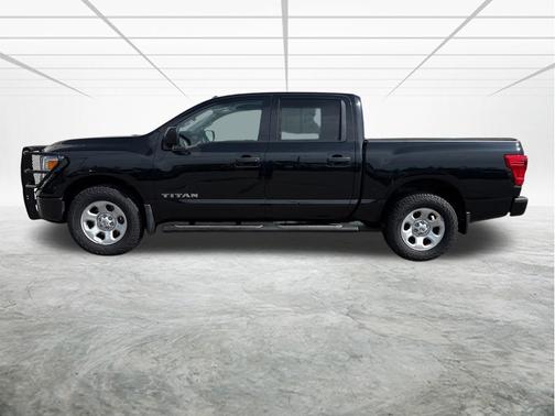 Magnetic Black Metallic 2019 Nissan Titan S