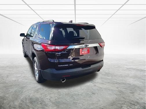 Black Cherry Metallic 2021 Chevrolet Traverse LT Cloth