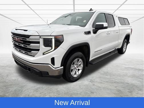 Summit White 2023 GMC Sierra 1500 SLE