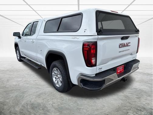 Summit White 2023 GMC Sierra 1500 SLE