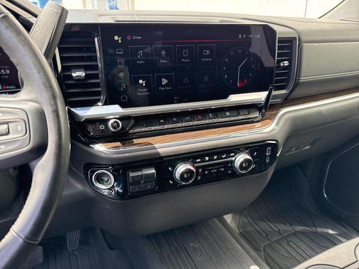 Summit White 2023 GMC Sierra 1500 SLE