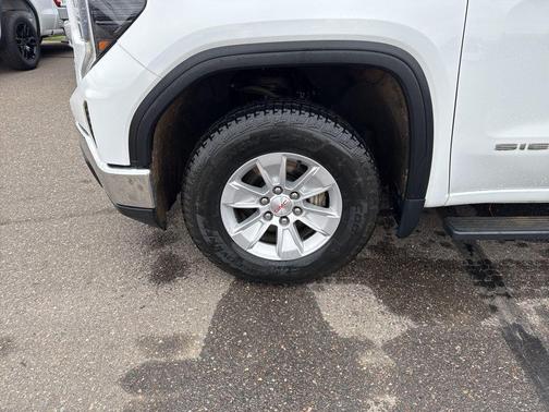 Summit White 2023 GMC Sierra 1500 SLE