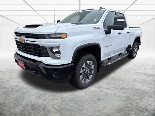 Summit White 2024 Chevrolet Silverado 2500 Custom