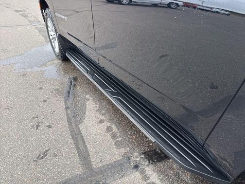 Black 2024 Chevrolet Suburban Premier