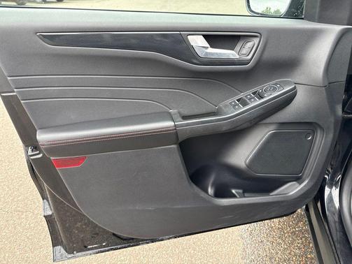 Agate Black Metallic 2025 Ford Escape ST-Line Select