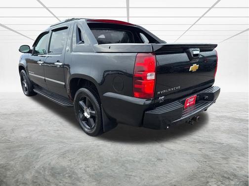 Black 2013 Chevrolet Avalanche LTZ