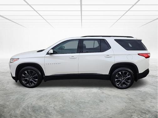 Iridescent Pearl Tricoat 2020 Chevrolet Traverse RS