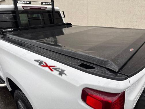 Summit White 2021 Chevrolet Silverado 1500 LT