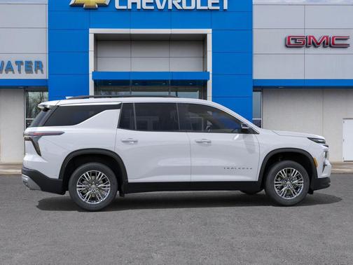 Summit White 2026 Chevrolet Traverse LT