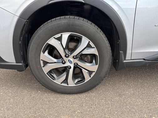 Ice Silver Metallic 2020 Subaru Outback Limited